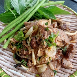 หมูน้ำตก