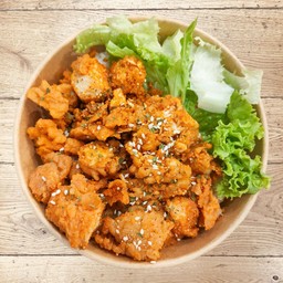 ข้าวไก่เขย่าผงฮอตแอนด์สไปซี่