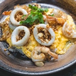 ข้าวไข่ข้นทะเลกระเทียม