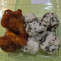 ข้าวไก่ทอดซอสเผ็ดเกาหลี