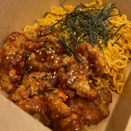 มาม่าเกาหลีเผ็ด(2ซอง)+ไก่กรอบ (ฟรีสาหร่าย)แอพหัก32%