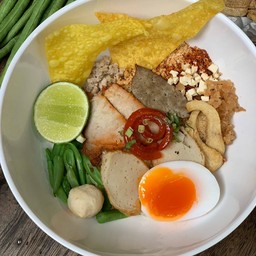 ก๋วยเตี๋ยวต้มยำสุโขทัย(เเห้ง)+ไข่เป็ดครึ่งฟอง