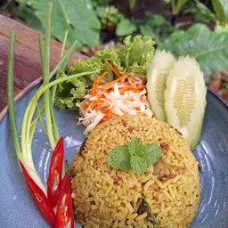 ข้าวผัดแกงเขียวหวานเนื้อ