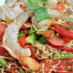 ยำมาม่ากกุ้งสดปลาร้า