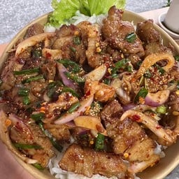 หมี่ไก่ฉีก นอยอ ข้าวคอหมูย่าง พัทยา ซอยเขาตาโล ข้างๆร้านขนมเค้ก