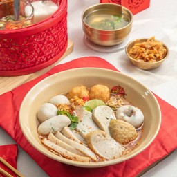 ก๋วยเตี๋ยวลูกชิ้นปลาต้มยำ พิเศษ