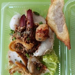 เล็กต้มยำปลา