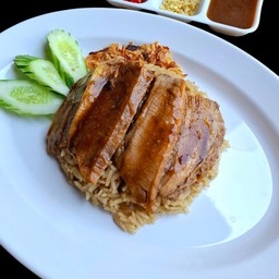 ข้าวมันเนื้อ(แถมฟรี..ซุปสาหร่าย)