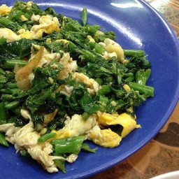 ยอดมะระผัดไข่.