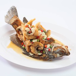 ปลากะพงทอดน้ำปลาพริกขี้หนูหอม