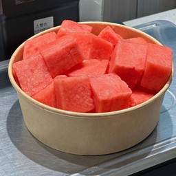 แดงโมปอกพร้อมทานหวานฉ่ำ