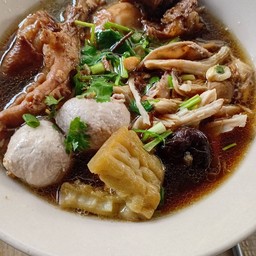 ก๋วยเตี๋ยวไก่มะระอร่อยท้ายซอย9