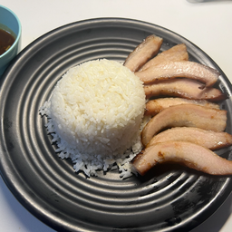 ข้าวคอหมูย่างน้ำจิ้มแจ่ว