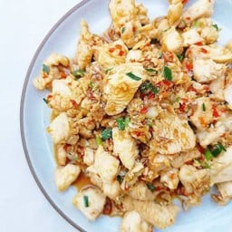 ข้าวไก่คั่วพริกเกลือ