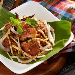 นํ้าตกไก่ทอด
