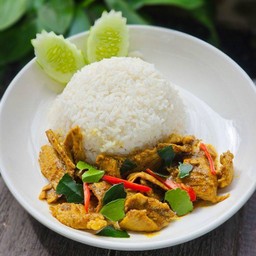 ข้าวผัดพริกแกงใต้