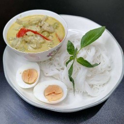 ผัดไทย อาหารตามสั่ง ครัวบ้านตารงค์