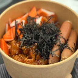 มาม่าเกาหลีเผ็ด(2ซอง)+ไก่กรอบ+ไส้กรอกคู่+ปูอัด