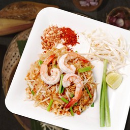 ผัดไทยเส้นจันทร์กุ้งสด