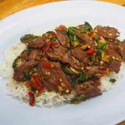 กะเพราเนื้อราดข้าว