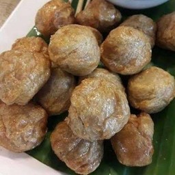[อร่อยซ่ากับโค้ก] ลูกชิ้นเอ็นหมู ลูกใหญ่ 16 ชิ้น +  โค้ก ออริจินัล (กระป๋อง)