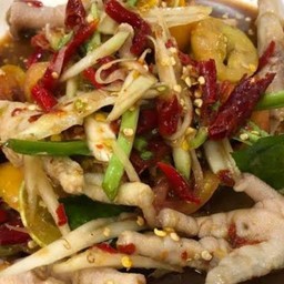 ส้มตำใส่ตีนไก่
