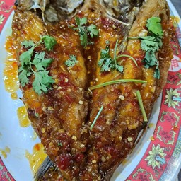 ปลากระพงทอด 3รส