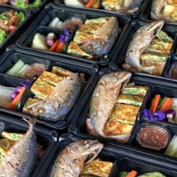 2 แถม 1 ข้าว+น้ำพริกกะปิ+ปลาทูมหาชัย