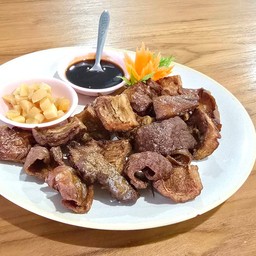 ไส้หมูพะโล้ทอดกรอบ