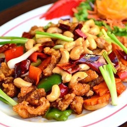 ไก่ผัดเม็ดมะม่วง