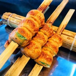 แจงลอนอัญชลี  ไข่หมึกห่อใบตองย่าง ตลาดปลาบางแสน
