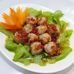 ลูกชิ้นเห็ดหอม ราด พริก 3 รส