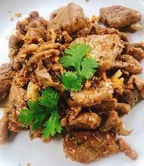หมูกระเทียม