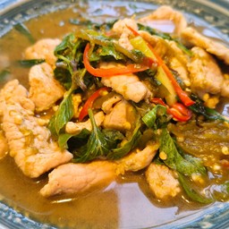 หมูผัดพริกหนุ่ม