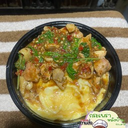 กระเพราไก่ไข่ข้น