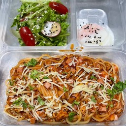 สปาเก็ตตี้โบลองเนสหมู+ไข่ออนเซ็น และมินิสลัด