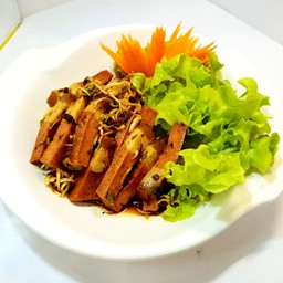 ยำหมูกรอบ เจ