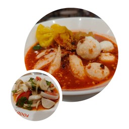 ก๋วยเตี๋ยวต้มยำพริกเผามะนาวสด + ยำลูกชิ้นปลา