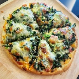 พิซซ่าผักโขมชีส