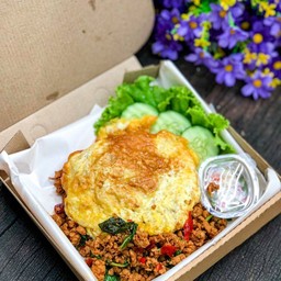 ข้าวกะเพราเนื้อสับ ไข่เจียว