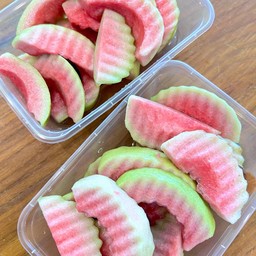 ฝรั่งไส้แดงแช่บ๊วย