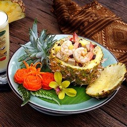 ข้าวผัดสับปะรด-น้ำสับปะรดปั่น