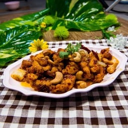 ไก่ผัดเม็ดมะม่วง