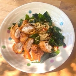 สปาเก็ตตี้ขี้เมาไก่กรอบ spaghetti with deep fried chicken