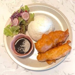 ข้าวไก่กรอบ Deep Fries Crispy Chicken With Rice