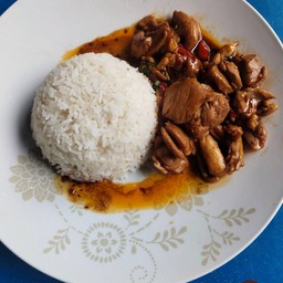 กะเพราไก่ราดข้าว
