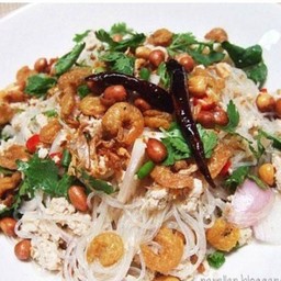 ยำวุ้นเส้นโบราณ