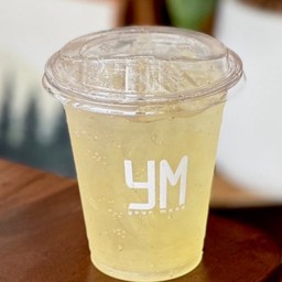 Iced lemon soda