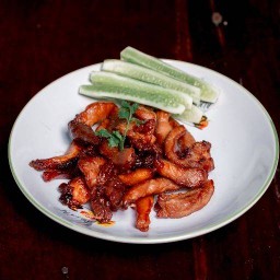 หมูแดดเดียวทอด -