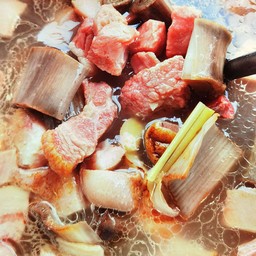 ต้มหนางหมูป่าหยวกกล้วย